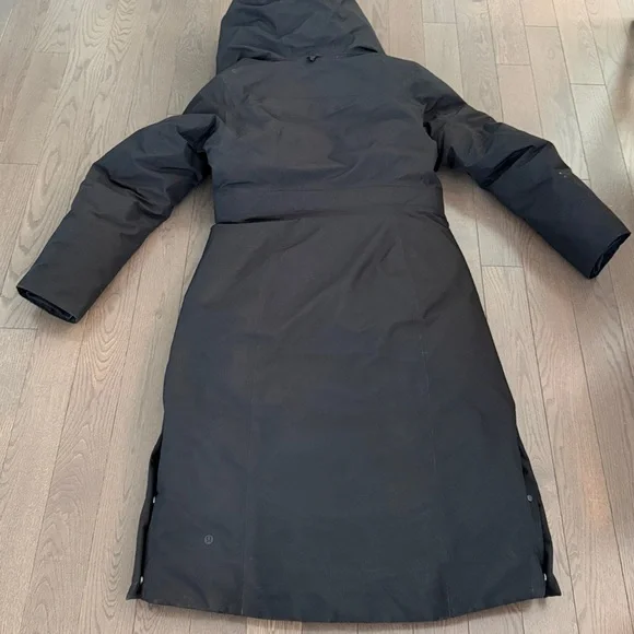 Lululemon Athletica Snow Warrior 600-Down-Fill Parka - Picture 6 of 6
